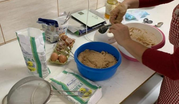 1. fotografia fotogalérie Workshop zdobenia vianočných medovníkov 2023