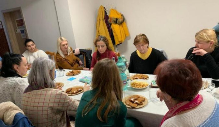 2. fotografia fotogalérie Workshop zdobenia vianočných medovníkov 2023