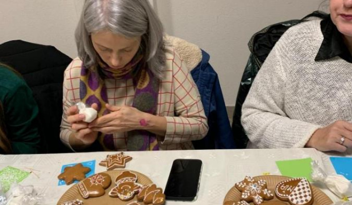 4. fotografia fotogalérie Workshop zdobenia vianočných medovníkov 2023